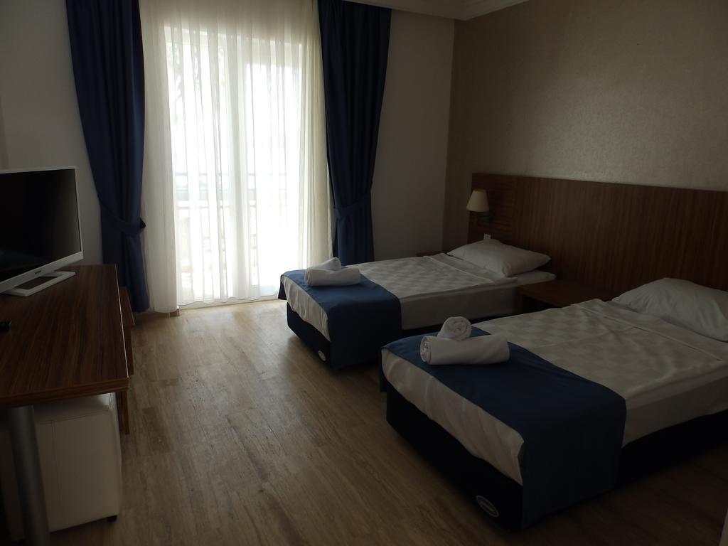 Club Blue White All Inclusive تورغوتْريس الغرفة الصورة
